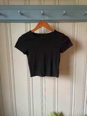 American Eagle Black Baby Tee Fitted Cropped Short Sleeve Small